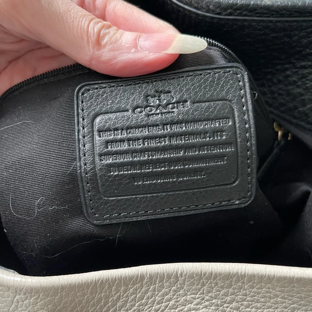 Coach Black and Cream Pebbled Leather Shoulder Bag - Picture 10 of 12